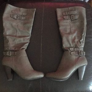 Heeled boots